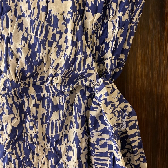 Intermix Silk Blue Print Long Sleeve Romper (6) - Picture 4 of 6